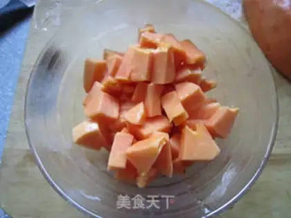 Make A papaya with a silver ear step 2