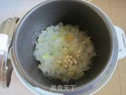 Make A papaya with a silver ear step 3