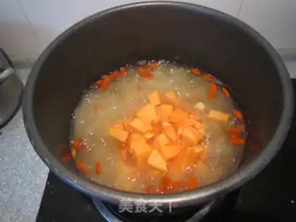 Make A papaya with a silver ear step 6