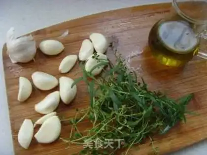 Make Olive oil with garlic step 0