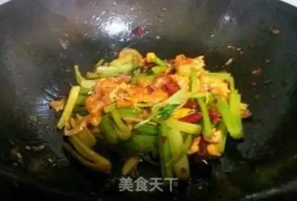 Make Celery fried eggs step 5