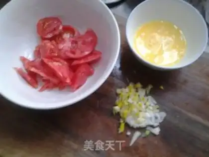 Make Tomato egg soup step 0