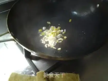 Make Tomato egg soup step 1