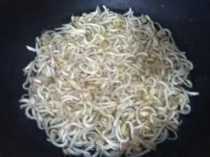 Make Soybean sprouts step 3