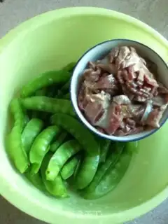 Make Chicken and Dutch beans step 0