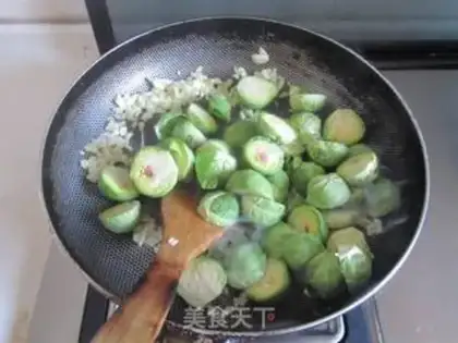 Make Garlic peppers, kale step 2