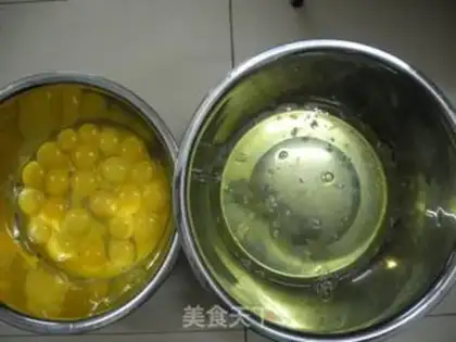Make Five colored basket cakes step 0