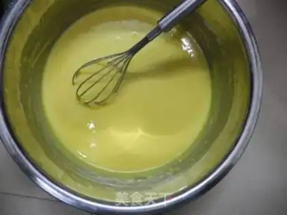 Make Five colored basket cakes step 1