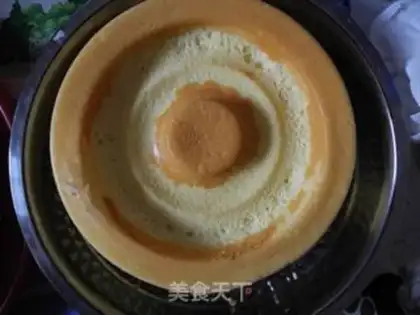 Make Five colored basket cakes step 5