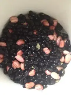 Make Black bean peanut tea step 0