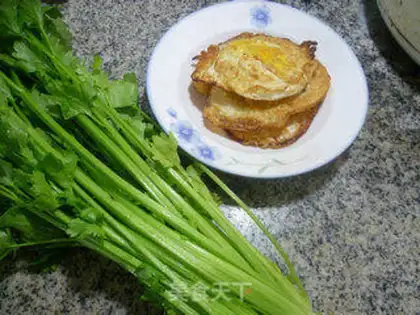 Make Celery fried eggs step 0
