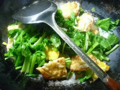 Make Celery fried eggs step 4