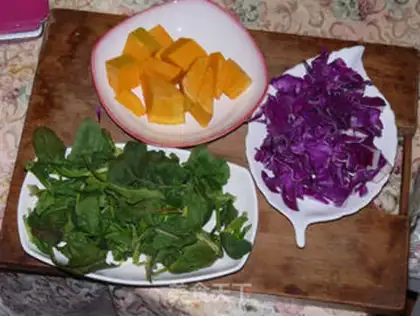 Make Colored hand noodles step 0