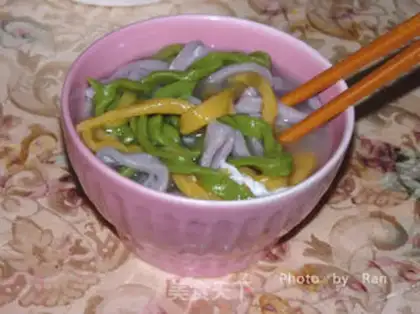 Make Colored hand noodles step 7