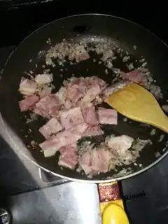 Make Cream bacon mushroom pasta step 7