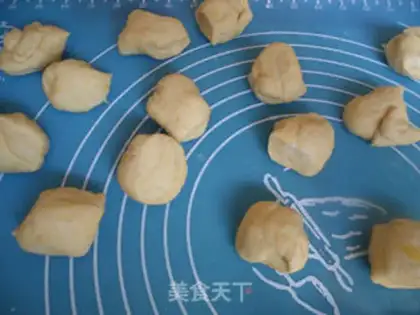 Make Yellow rose buns step 3