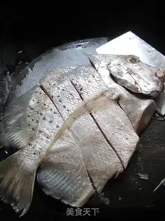 Make The left mouth. Fish step 1