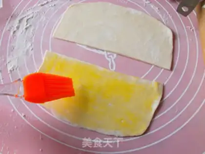 Make Strawberry carcass step 2