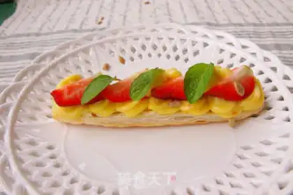 Make Strawberry carcass step 7