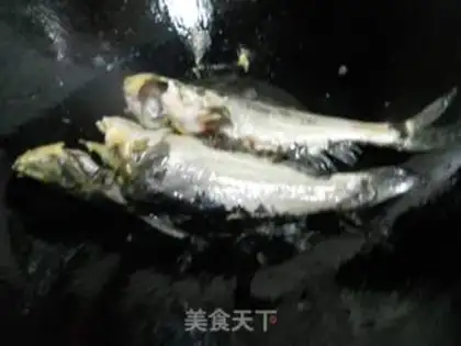 Make Cracking the yellowfish step 2