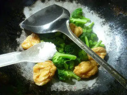 Make The pasta, the broccoli step 5