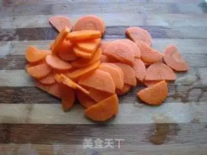 Make Carrot. Dutch beans step 1