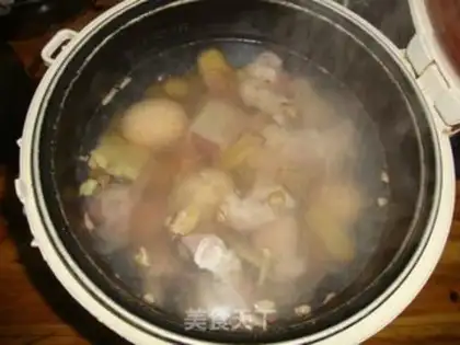 Make Porky-legged ginger egg soup step 2