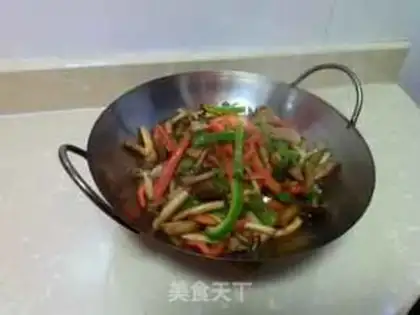 Make A dry pot of tea and mushrooms step 1
