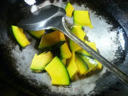 Make Egg rice cake step 4