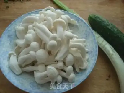 Make White mushrooms step 0