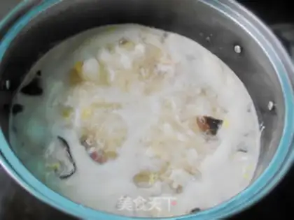 Make Onion seafood soup step 5