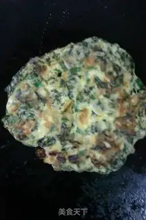 Make Cracker onion fried eggs step 4