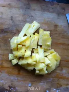Make Fresh pineapple juice step 1