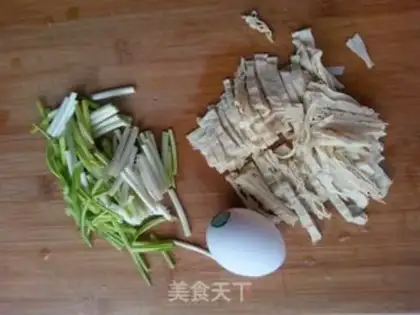 Make Garlic fried eggs step 0