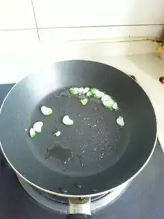 Make Garlic fried eggs step 2