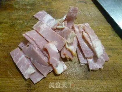 Make Black pepper bacon, noodle step 1