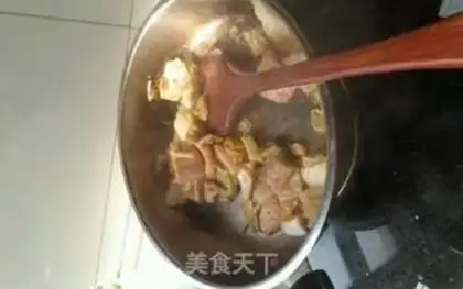 Make Hot cabbage and fried meat step 5