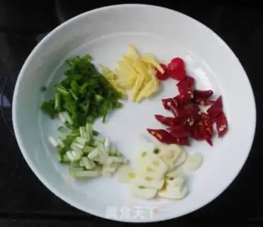 Make Spicy conch step 1