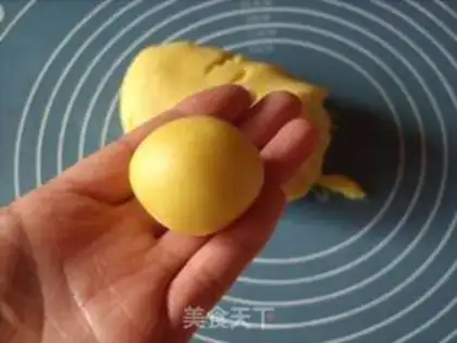 Make raisin yolks step 5