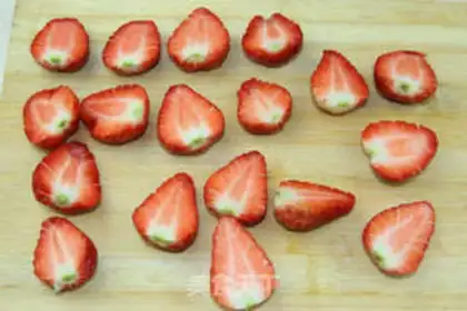 Make Eight-inch strawberry mousse cake step 0