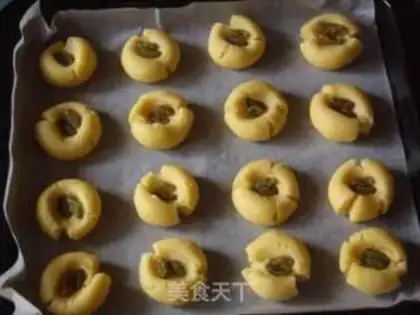 Make raisin yolks step 6