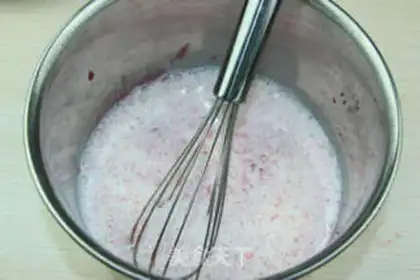 Make Eight-inch strawberry mousse cake step 4