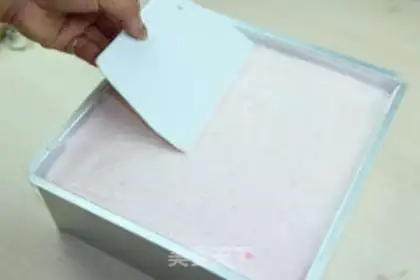 Make Eight-inch strawberry mousse cake step 13