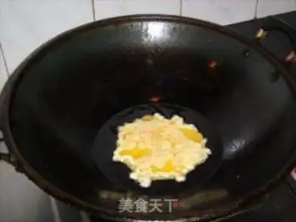 Make Shrimp fried eggs step 2
