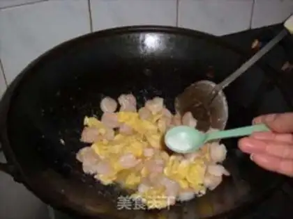 Make Shrimp fried eggs step 6