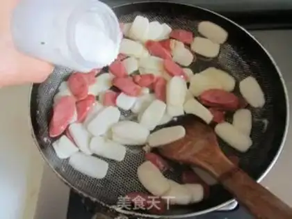 Make Sausage pastries step 3