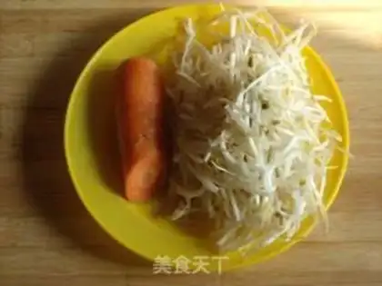 Make Green bean sprouts with carrots step 0