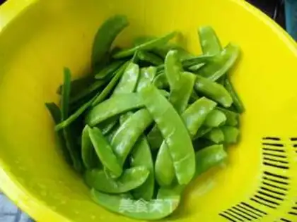 Make Weenie fried Dutch beans step 1