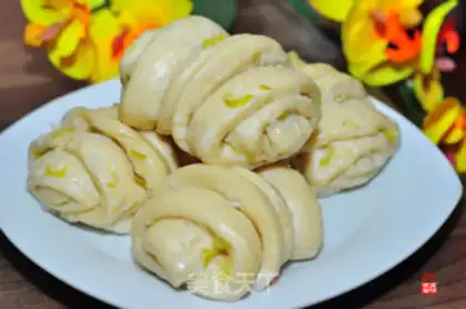 Make Onion rolls step 7
