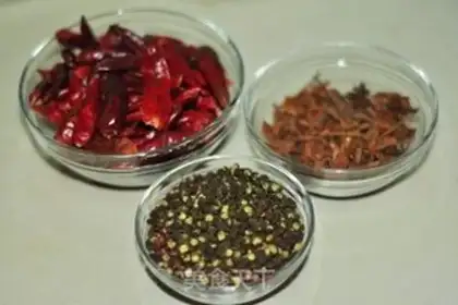 Make Spicy red soup pan step 2
